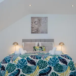The Arches New Modern 2br Apartment